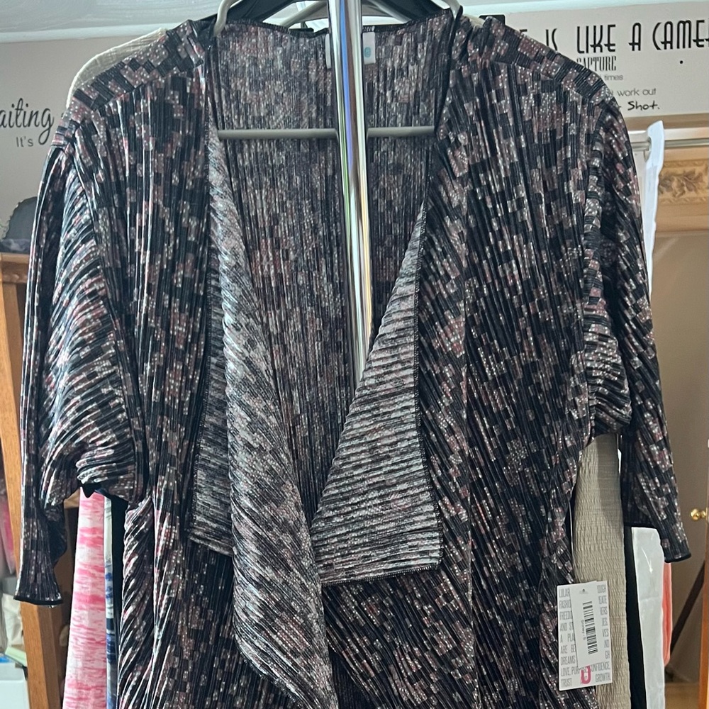 LuLaRoe Shirley kimono, size S, brand new with tags